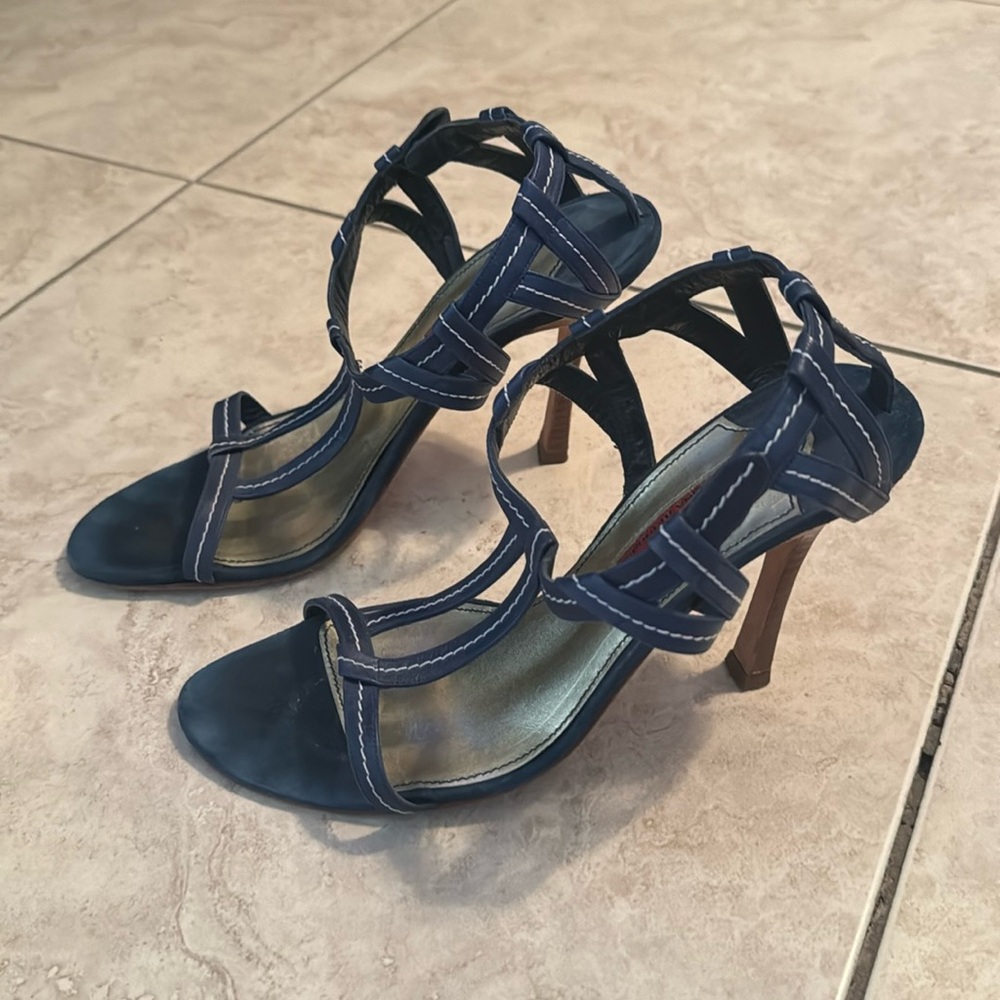 Blue and white size 37 Carolina Herrera heels